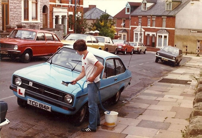 Alan Reynolds with his Ford Escort in 1982